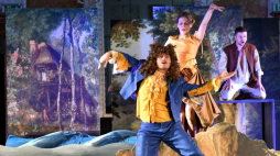 Spektakl Teatru im. Wandy Siemaszkowej w Rzeszowie „Ermida albo Królewna pasterska” w sali balowej Muzeum - Zamku w Łańcucie. 2019 r. Fot. PAP/D. Delmanowicz
