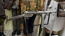 Pistolet maszynowy Błyskawica, fot. PAP/M. Bielecki