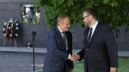 Premier Donald Tusk (L) i dyrektor Muzeum Powstania Warszawskiego Jan Ołdakowski (P) PAP/Paweł Supernak