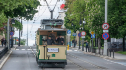 Zabytkowy tramwaj Bergische Stahlindustrie Typ I. Poznań, 2021 r. Fot. PAP/J. Kaczmarczyk