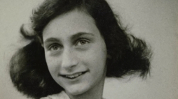 Anne Frank, 1942 r. /Źródło: en.wikipedia