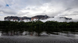 Park narodowy Canaima. Fot. PAP/EPA