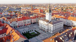 Ratusz na Rynku Głównym w Kaliszu. Fot. PAP/T. Wojtasik