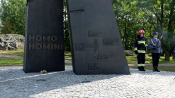 Pomnik Homo Homini w Kielcach. PAP/Piotr Polak