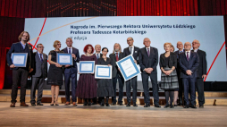 Nagrodzeni i kapituła Nagrody im. Pierwszego Rektora Uniwersytetu Łódzkiego prof. Tadeusza Kotarbińskiego podczas gali w 2019 r. Fot. PAP/G. Michałowski