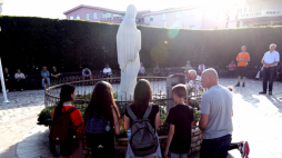 Pielgrzymi w Medjugorje. PAP/EPA/Fehim Demir