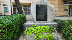 Obelisk upamiętniający działania na Mokotowie w trakcie Powstania Warszawskiego, fot, PAP/A. Lange 