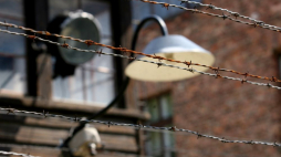 Teren b. niemieckiego nazistowskiego obozu koncentracyjny i zagłady Auschwitz. Fot. PAP/J. Bednarczyk