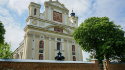Kościół pw. Świętej Trójcy w Ołyce. Kościół został wzniesiony w latach 1635–1640 na zlecenie Albrychta Stanisława Radziwiłła według projektu Benedetta Molliego i Giovanniego Maliverny. Był wówczas uważany za najpiękniejszą świątynię Wołynia. Po zamknięciu kolegiaty przez władze sowieckie zabytek stopniowo zaczął popadać w ruinę. Od 2013 roku trwają tam prace konserwatorskie. Przeprowadzą je Instytut Polonika i Fundacja Dziedzictwa Kulturowego przy wsparciu finansowym MKiDN. Fot. PAP/K. Sało