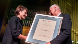 Jedna z pierwszych edycji nagrody im. Tadeusza Kotarbińskiego, fot. PAP/G. Michałowski