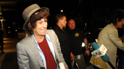 Keith Richards z zespołu The Rolling Stones w Warszawie przed koncertem grupy, który odbyl się 25 lipca 2007 r. na Służewcu. Fot. PAP/J. Turczyk 