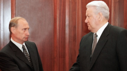 Prezydent Rosji Borys Jelcyn, podczas spotkanie z p.o. premiera tego państwa Władimirem Putinem na Kremlu. 1999 r. PAP/EPA
