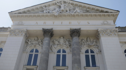 Budynek Zachęty - Narodowej Galerii Sztuki w Warszawie, fot. PAP/A. Zawada