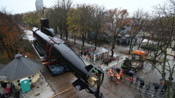Transport okrętu podwodnego typu Kobben ORP Sokół ze Skweru Kościuszki do Muzeum Marynarki Wojennej w Gdyni, 2023 r. PAP/Adam Warżawa