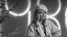 Maryla Rodowicz podczas nagrywania programu sylwestowego w TVP w 1980 r.  Fot. PAP/M. Belina Brzozowski  