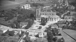 Katedra Wniebowzięcia Najświętszej Marii Panny i św. Wojciecha, maj 1947 r. PAP/CAF 