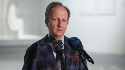 Andrzej Szczerski na otwarciu wystawy pt. „Transformacje. Nowoczesność w III RP” w serii „4 x Nowoczesność” w Muzeum Narodowym w Krakowie. PAP/Łukasz Gągulski