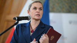 Minister edukacji Barbara Nowacka podczas konferencji prasowej nt. "Laptop dla nauczyciela", 27 bm. w siedzibie Ministerstwa Edukacji Narodowej w Warszawie. (jm) PAP/Marcin Obara
