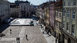 Rynek Starego Miasta we Lwowie. Fot PAP/Wojtek Jargiło