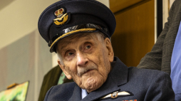 John Allman Hemingway (1919-2025), fot. See page for author, OGL 3 <http://www.nationalarchives.gov.uk/doc/open-government-licence/version/3>, via Wikimedia Commons