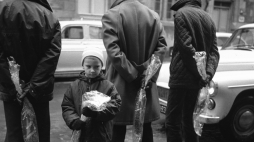Dzień kobiet 8 marca 1967 r. w Warszawie, fot. PAP/Zbigniew Matuszewski