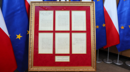 List z 25 grudnia 1745 r. kanclerza Korony do wielkiego wezyra osmańskiego z podziękowaniami i wyrazami przyjaźni za jego działania na rzecz zakończenia stanu wojny w Europie - prezent prezydenta Erdogana dla premiera Tuska. Fot. PAP/Leszek Szymański 