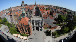 Gdańskie Stare Miasto - Złota Brama i ulica Długa. Fot. PAP/Barbara Ostrowska 