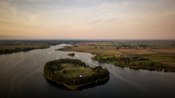 Ostrów Lednicki, Jezioro Lednica PAP/Archiwum Kalbar