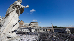 Uroczystości pogrzebowe papieża Franciszka, Plac Św. Piotra w Rzymie. PAP/EPA/Fabio Frustaci