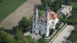 Kościół w Szymanowie /Źródło: Wikipedia/ Lj1983