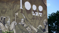 Poznań, mural z okazji 1000-lecia koronacji Bolesława Chrobrego, fot. PAP/Jakub Kaczmarczyk