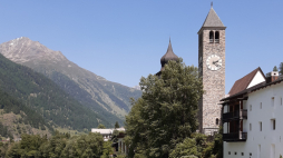 Muzeum znajduje się w kampusie w Dolinie Engadiny w Szwajcarskich Alpach, w miejscu byłego klasztoru i browaru z XII wieku w Susch, w miejscowości leżącej na starożytnym szlaku pielgrzymkowym do Santiago de Compostela. Fot. Anna Bernat
