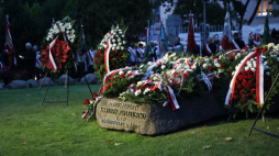 Grób księdza jerzego Popiełuszki, fot. PAP/Tomasz Gzell