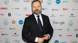 Dyrektor BN dr Tomasz Makowski na Gali Charytatywnej „Cała Polska czyta dzieciom" w styczniu 2025 r. w Szkole Głównej Handlowej w Warszawie. Fot. PAP/Albert Zawada 