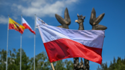 Pomnik Rzezi Wołyńskiej w Domostawie. Fot. PAP/Darek Delmanowicz
