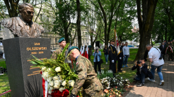 Uroczyste odsłonięcie pomnika premiera Jana Olszewskiego w Słupsku. Fot. PAP/Piotr Kowala 