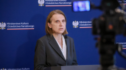 Minister kultury i dziedzictwa narodowego Hanna Wróblewska podczas konferencji prasowej w Warszawie 23 czerwca 2025 r. Fot. PAP/Leszek Szymański