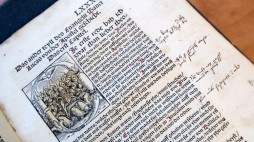 Najstarsze, pochodzącego z września 1522 r., wydanie Nowego Testamentu w przekładzie Marcina Lutra, w zbiorach Książnicy Cieszyńskiej. Fot. PAP/Reprodukcja Andrzej Grygiel