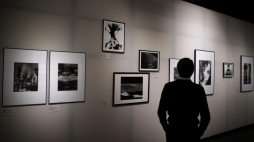 Wystawa czasowa „Fotografika. Fotografia artystyczna w Polsce 1927- 1978” w Muzeum Fotografii w Krakowie, 2022 r. Fot. PAP/Łukasz Gągulski