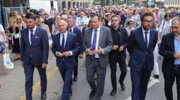 Marsz Pamięci w 2024 roku. Od lewej: szef Urzędu do spraw Kombatantów i Osób Represjonowanych Lech Parell, sekretarz stanu w KPRP Wojciech Kolarski, ambasador Izraela w Polsce Yacov Livne oraz p.o. dyrektora Żydowskiego Instytutu Historycznego dr Michał Trębacz. Fot. PAP/Rafał Guz