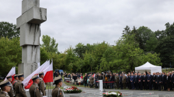Centralne obchody Narodowego Dnia Pamięci o Polakach - Ofiarach Ludobójstwa dokonanego przez OUN i UPA na ziemiach wschodnich II Rzeczypospolitej Polskiej. Apel pamięci pod pomnikiem Rzezi Wołyńskiej w Warszawie. Fot. PAP/Albert Zawada 