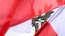 Uroczystości Narodowego Dnia Pamięci o Polakach – Ofiarach Ludobójstwa dokonanego przez OUN i UPA na ziemiach wschodnich II Rzeczypospolitej Polskiej pod pomnikiem „Rzeź Wołyńska” w Domostawie. Fot. PAP/Darek Delmanowicz