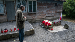 Uroczystości upamiętniające ofiary zbrodni wołyńskiej w miejscowości Zielony Dąb w obwodzie rówieńskim 12 lipca 2025 r. Fot. PAP/Vladyslav Musiienko