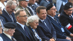 Prezydent RP Andrzej Duda i prezydent Warszawy Rafał Trzaskowski podczas uroczystości z okazji 81. rocznicy Powstania Warszawskiego