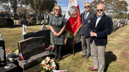 15 sierpnia w Dniu Wojska Polskiego na grobie Zbigniewa Jasińskiego, poety, żołnierza Powstania Warszawskiego, autora znanego wiersza „Żądamy amunicji" pojawił się znak Instytutu Pamięci Narodowej GRAVE OF A VETERAN - Weteran Walk o Niepodległość i Wolność Polski.