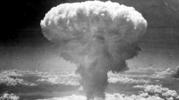 Grzyb po wybuchu atomowym nad Nagasaki o godzinie 11:02, 9 sierpnia 1945 roku. /Źródło: en.wikipedia