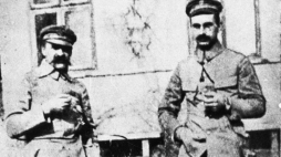 Kazimierz Sosnkowski i Józef Piłsudski w okresie legionowym. Fot. PAP/CAF
