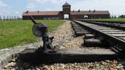 Oświęcim-Brzezinka, 28.07.2014. Niemiecki nazistowski obóz koncentracyjny i zagłady Auschwitz II-Birkenau. Fot. PAP/Jacek Bednarczyk