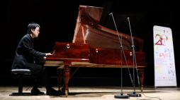Występ kanadyjskiego pianisty Erica Guo w Studiu Koncertowym Polskiego Radia im. Witolda Lutosławskiego w Warszawie w ramach 20. Międzynarodowego Festiwalu Muzycznego „Chopin i jego Europa” w 2024 r. PAP/Leszek Szymański