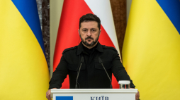 Prezydent Ukrainy Wołodymyr Zełenski podczas wspólnej konferencji prasowej w Pałacu Maryjskim w Kijowie z prezydentem RP Andrzejem Dudą, 28 czerwca 2024 r. Fot. PAP/ Vladyslav Musiienko